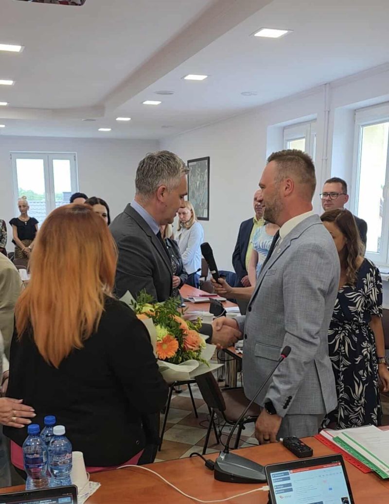 Burmistrz podczas składania podziękowań