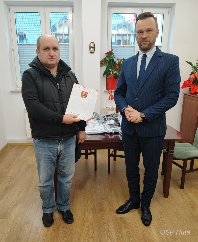 OSP Huta Prezes wraz z Burmistrzem