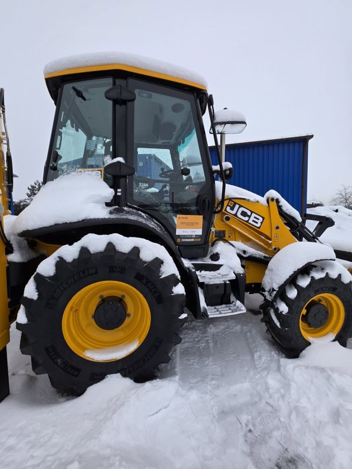 Koparko-ładowarka JCB #3